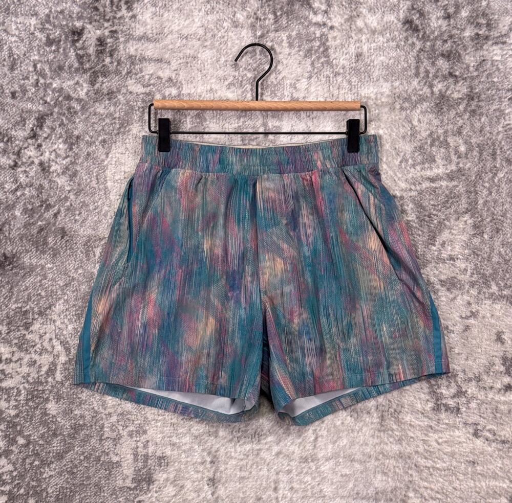 Lululemon Pace Breaker Shorts Medium Mens 5" Linerless Abstract